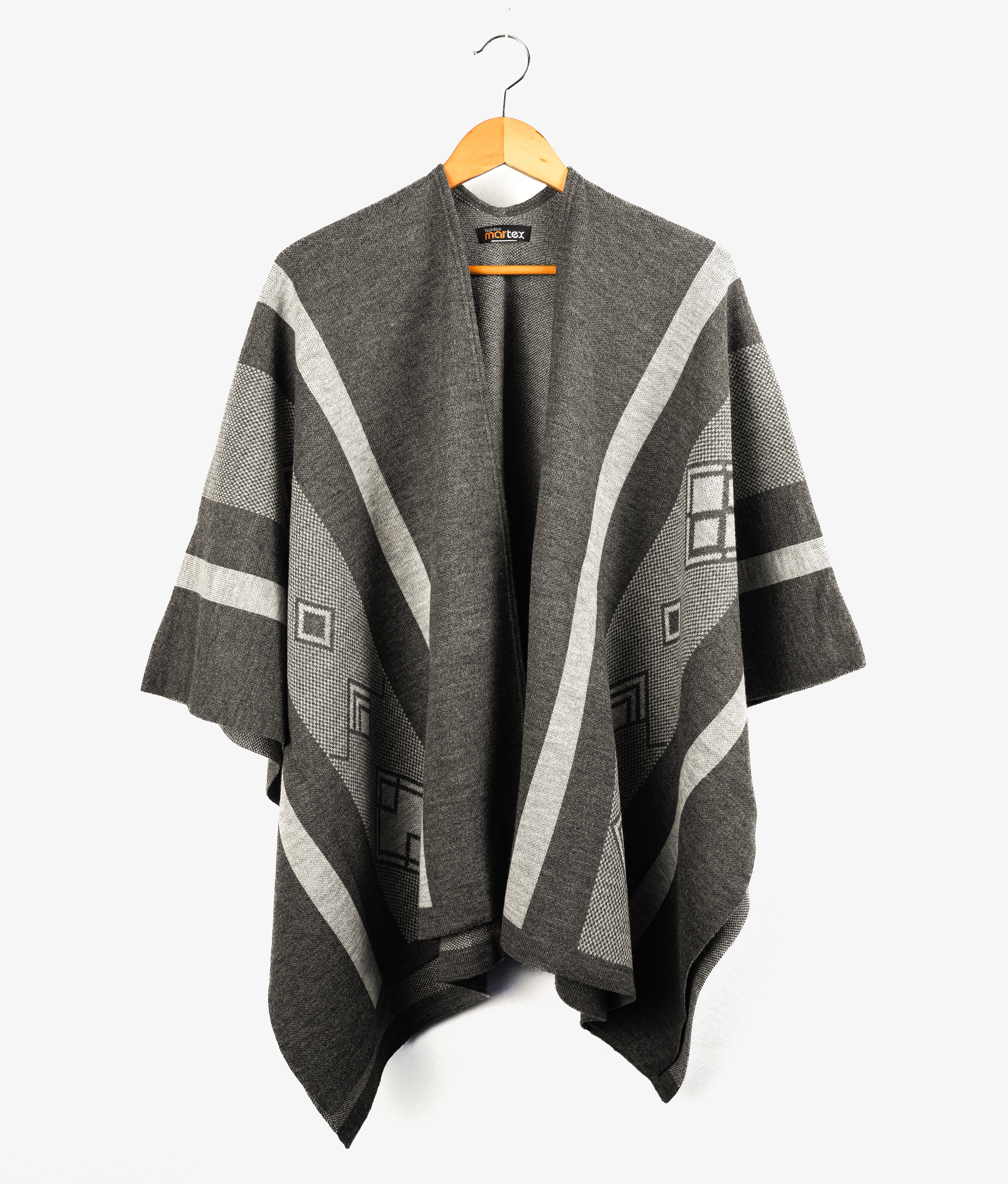 Poncho Pacha